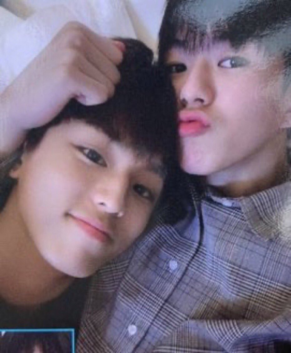 jaewoofile's tweet photo. what makes jaehyuk &amp; jeongwoo bond so special is that theyre like the reflection of each other. their dynamic rlly pass of as siblings thats what makes us love them even more 😢 https://t.co/bAejJmoyaA