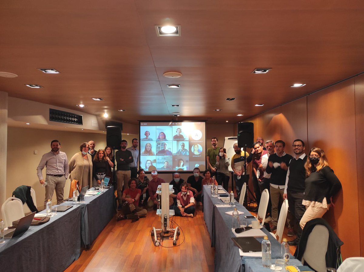 Equipo <a href="/Glomicave_EU/">Glomicave H2020 Project</a> casi al completo en presencial y virtualmente, en la reunión anual del proyecto, en #Gijón esta mañana
¡Gracias a todos por la participación!
#H2020