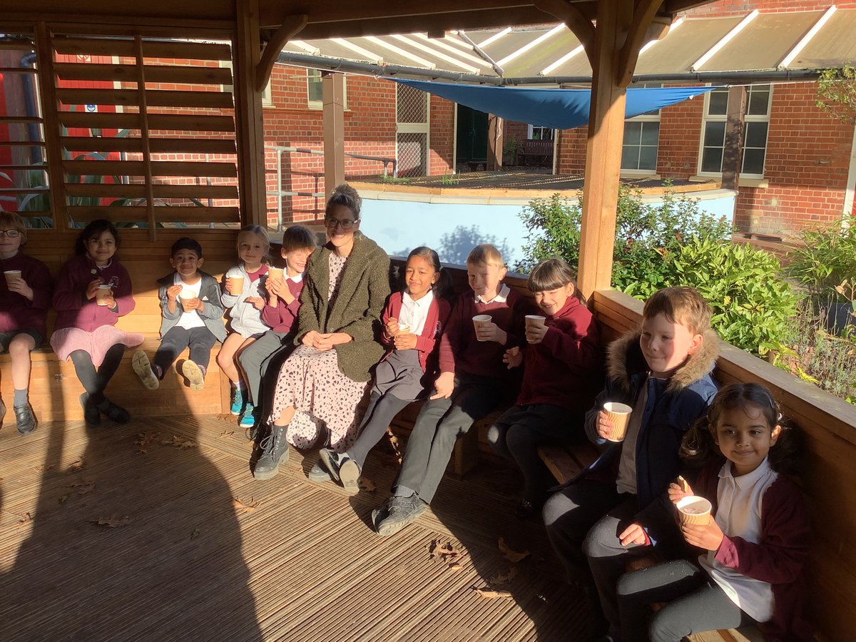 ThamesideSch's tweet photo. Mrs Greenaway and Mrs Burton enjoyed hot chocolate and a catch up with the Thameside ambassadors this morning #Thamesideambassadors.tps #belonging #yummyhotchocolate.tps https://t.co/JtX8eBJdfM