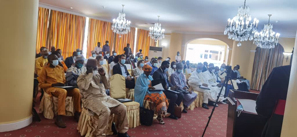 Minddevel's tweet image. Un atelier de restitution des travaux du forum sur le Développement Socio-économique de la Région de L&apos;Extrême Nord est  cours à l&apos;hôtel Mont Fébe de Yaoundé. Les travaux sont présidés par l&apos;Inspecteur Général du  MINDDEVEL, le Pr Jean Claude Tcheuwa.