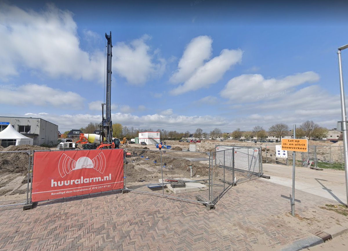 huuralarm's tweet photo. Huuralarm beveiligt 'Hart van De Meern' het bouwproject aan de Castellumlaan aldaar. MBB bouwt 57 eengezinswoningen, 11 appartementen en 2 commerciële ruimten met openbaar groen, parkeerplaatsen en speelgelegenheden. Want #huuralarm #werktwel ook voor #MBB en #bouwendnederland https://t.co/xaohKkIRSW