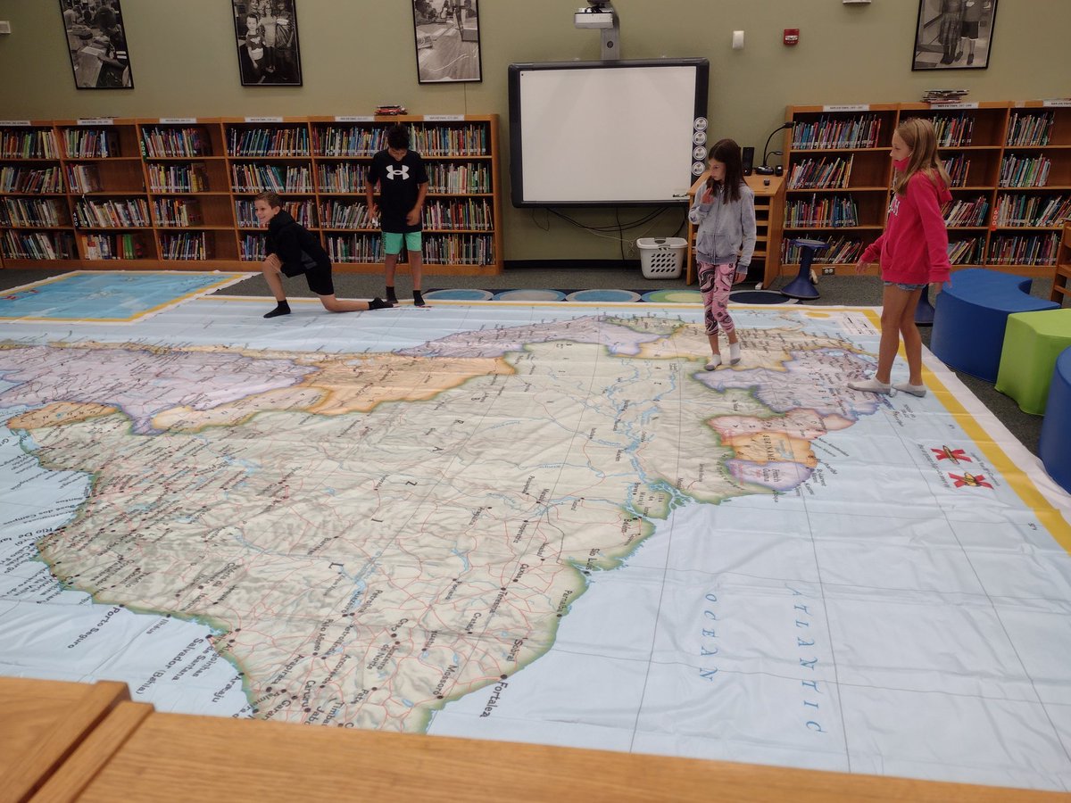 MrsPageTurner's tweet image. Our HAWKS are loving ♥️ the socks-only 🧦 rule of #BIGMAP 

#jazzedupforgeography @NewTownESNC