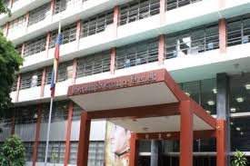 Estimada @TibisayLucena8, Ministra PP de Educación Universitaria, iniciamos actividades presenciales la semana próxima en UBV. A nivel nacional la infraestructura está bastante afectada, pero en Caracas SOLO OPERA UN BAÑO PARA 9 PISOS Y NI UN SOLO EQUIPO TECNOLOGICO PARA TRABAJAR