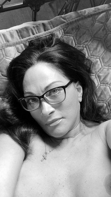 Afternoon my darlings hope your all doing ok this Thursday afternoon 😘 I have just logged on to https://t