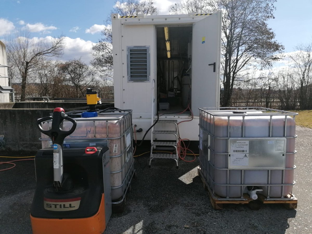 AEE_INTEC's tweet image. Success!

Membrane distillation for ammonia removal demonstrated in a 24/7 operational pilot plant at WWTP in Gleisdorf

99% ammonia removal - effluent &amp;lt; 4 mg/l - thermal energy demand &amp;lt; 40°C –  4 weeks @IEA_IETS #Task17 #Thermaflex #ARAGleisdorf #ROCHEM #ROTREAT @AEE_INTEC