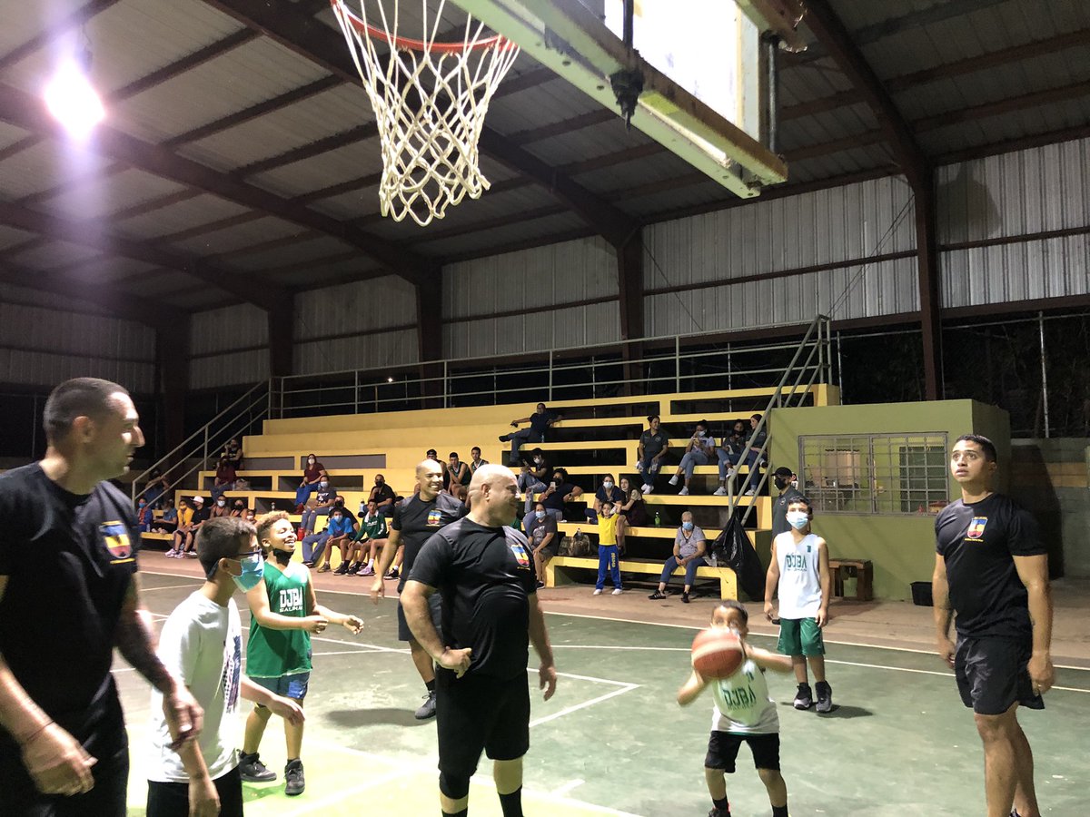 201stRti's tweet photo. Our @201stRti Soldiers &amp; Family Readiness Group (S&amp;FRG) came to La Margarita's Community in Salinas, PR. The initiative featured the delivery of Basketball and Volleyball sports equipment, besides painting for the court. (1 of 2). https://t.co/sJgwsL9uJH