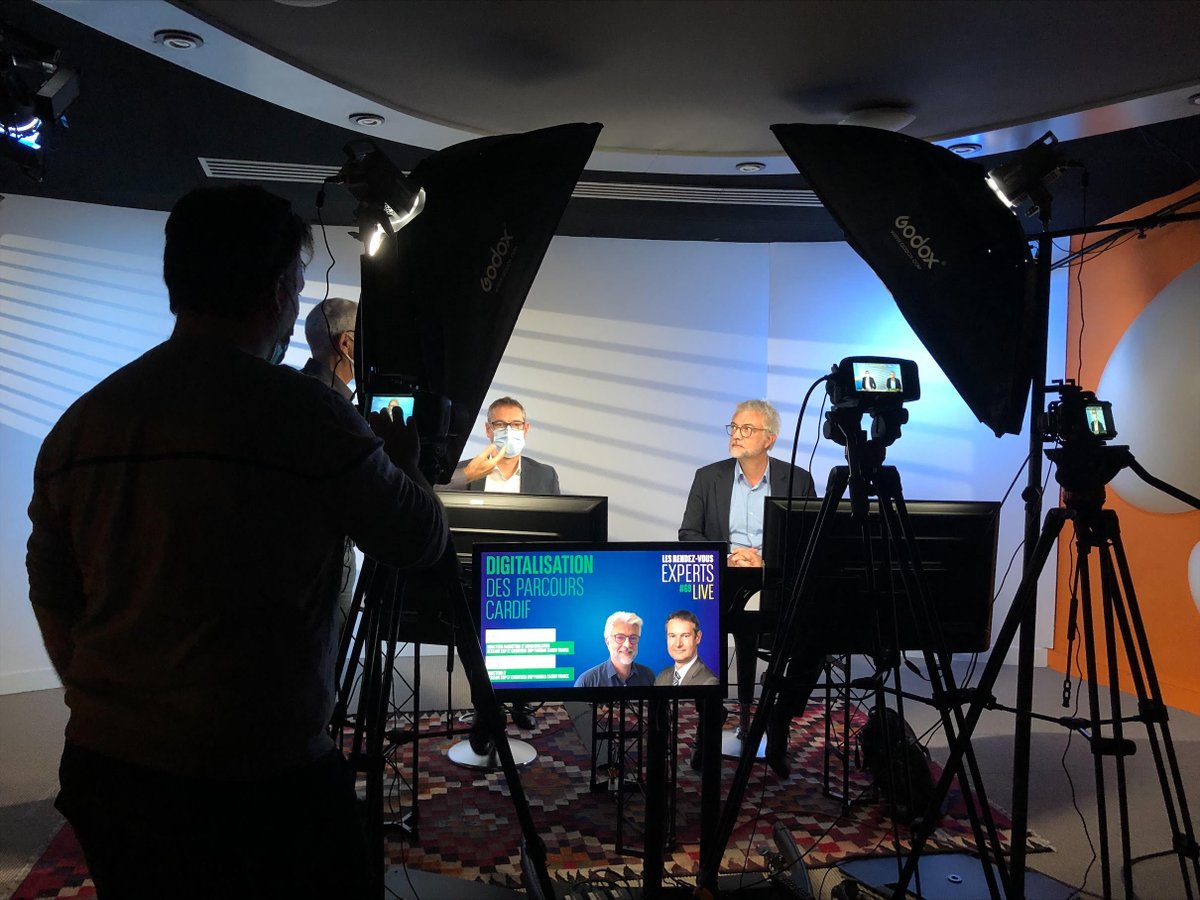 cardif_fr's tweet photo. ⌚ Partenaires, notre live 🟢 #RDVExperts commence à 14h30. Le #numérique étant incontournable dans la pratique de votre activité nous vous y retrouvons pour échanger sur l'optimisation de nos parcours et répondre à vos questions
#CGP #TransoNum
📱 https://t.co/4zWkmhZBlI https://t.co/lFtDjASuMy