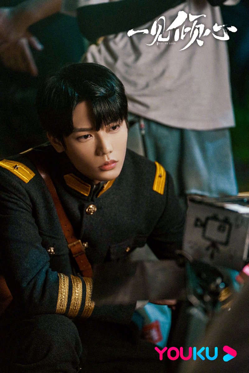 shinefor_yanjun's tweet photo. [‼️] 211021 Youku weibo update with Lin Yanjun 

[TRANS]
Is it our handsome and tall brother Guangyao, we can't wait to meet Xu Guangyao. #FallInLove
Airing on 9th Nov 8 PM youku will be broadcast exclusive.

▶️https://t.co/AOMAnqRpmM

#林彥俊 #LinYanjun #EvanLin https://t.co/COFkpU1uxH