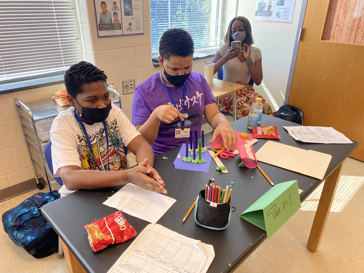 JamestownMiddle's tweet photo. Ms. Woods' 7th Grade Science Classes built houses to see if they could withstand hurricane force winds!  Super cool!!! https://t.co/t4wU8kEgKg