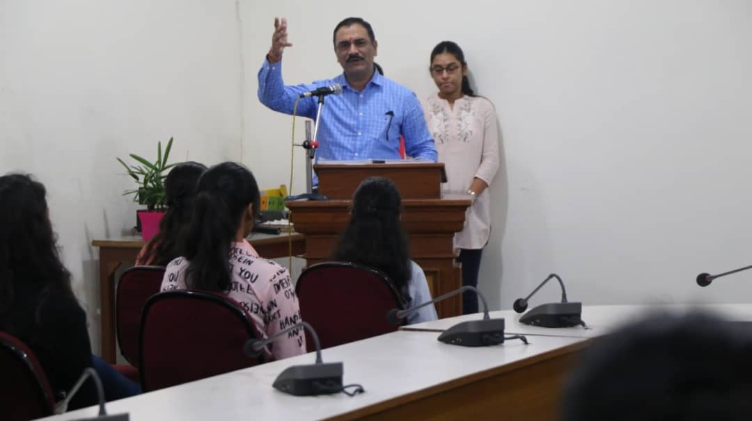 dcj_official's tweet photo. ‘Eighty years with Skill Development’
P. G. Department of Journalism &amp; Mass Communication organized guest lecture by Ms. Bharti Sharma,Dainik Bhaskar
on ‘Importance of Beat reporting: Education &amp; Culture Reporting’,
Under Alumni’s Guest Lecture series
 #pgdjmcdoaba #pgdjmc https://t.co/EjsGe1q58D