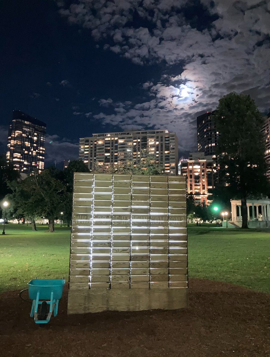 FOPG's tweet photo. Our public art installation "What Do We Have In Common?" by #JanetZweig has been extended thru Sunday! Add it to your weekend plans-take a walk on #BostonCommon. Cool at night, too! Guides are there daily 10am-7pm. Learn more https://t.co/DAvk5FxwJ6 #InCommonBos @now_and_there https://t.co/yyVu5RnyIk