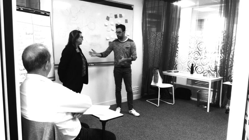h3O_RH's tweet photo. 🎭 Travailler sa #prisedeparole en public aux côtés d'un comédien professionnel ? Aperçu de la #formation de @h3O_RH par ici👉https://t.co/ienOIH7hCu
📌 Prochaine session #interentreprises > 6 & 7 décembre > https://t.co/piPpO7Pvmz
#nantes #formpro #theatre #theatredentreprise https://t.co/E0xb6vDs7i