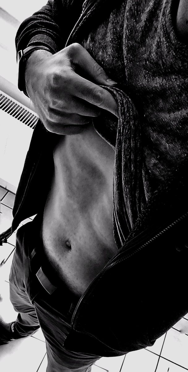 HaveATry6's tweet image. Wollte auch mal ein Büroshoot machen...und weil mir heut einfach danach ist...