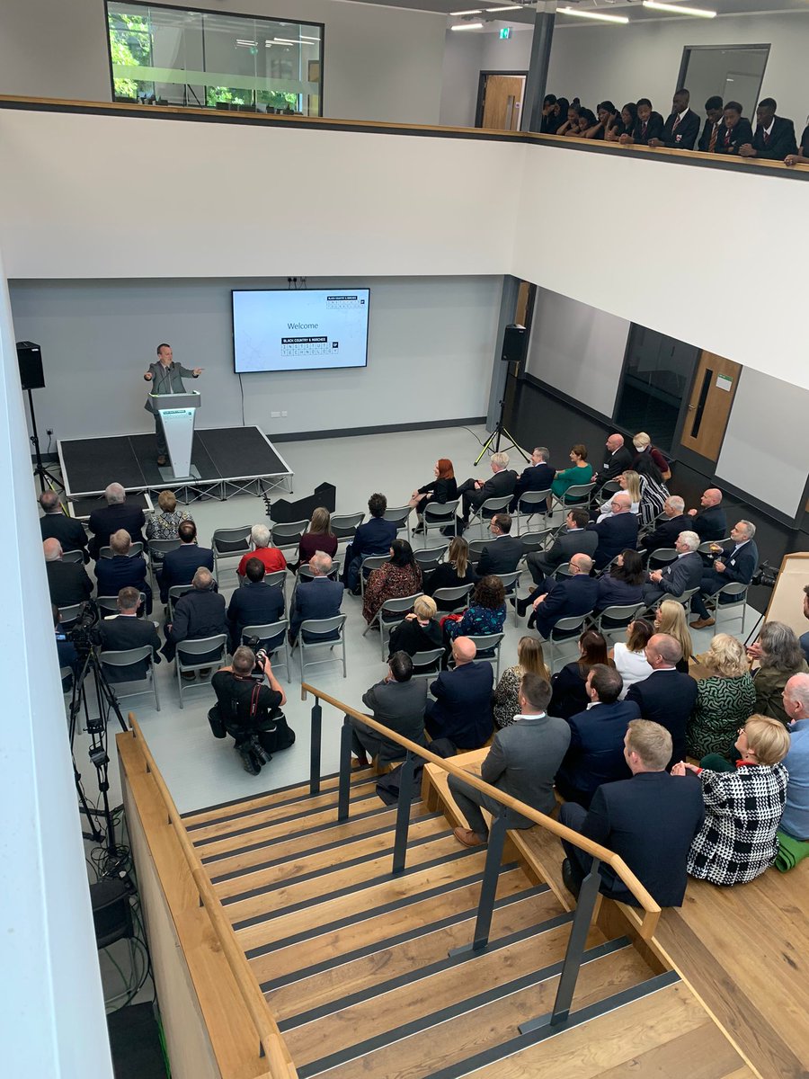 BCM_IoT's tweet photo. Our opening ceremony has begun! We're kick-starting our talks with a warm welcome from @DCoTNeil.
Neil is recognising that the IoT wouldn't have been built without the spirit of collaboration between employers, stakeholders, training providers & Government. 👏
#BCMIoT https://t.co/PMxgLzS1sU