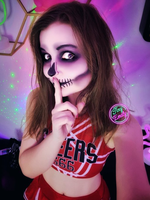 Psssst 😜 Bald ist Halloween! 😁 🎃🎃🎃🎃🎃🎃🎃🎃  Freust du dich auch schon oder ist die Spooky Season nichts<a href="/tag/horror"class="tags"><span>#horror</span></a><a href="/tag/costume"class="tags"><span>#costume</span></a><a href="/tag/halloween"class="tags"><span>#halloween</span></a><a href="/tag/cheerleader"class="tags"><span>#cheerleader</span></a><a href="/tag/spooky"class="tags"><span>#spooky</span></a>