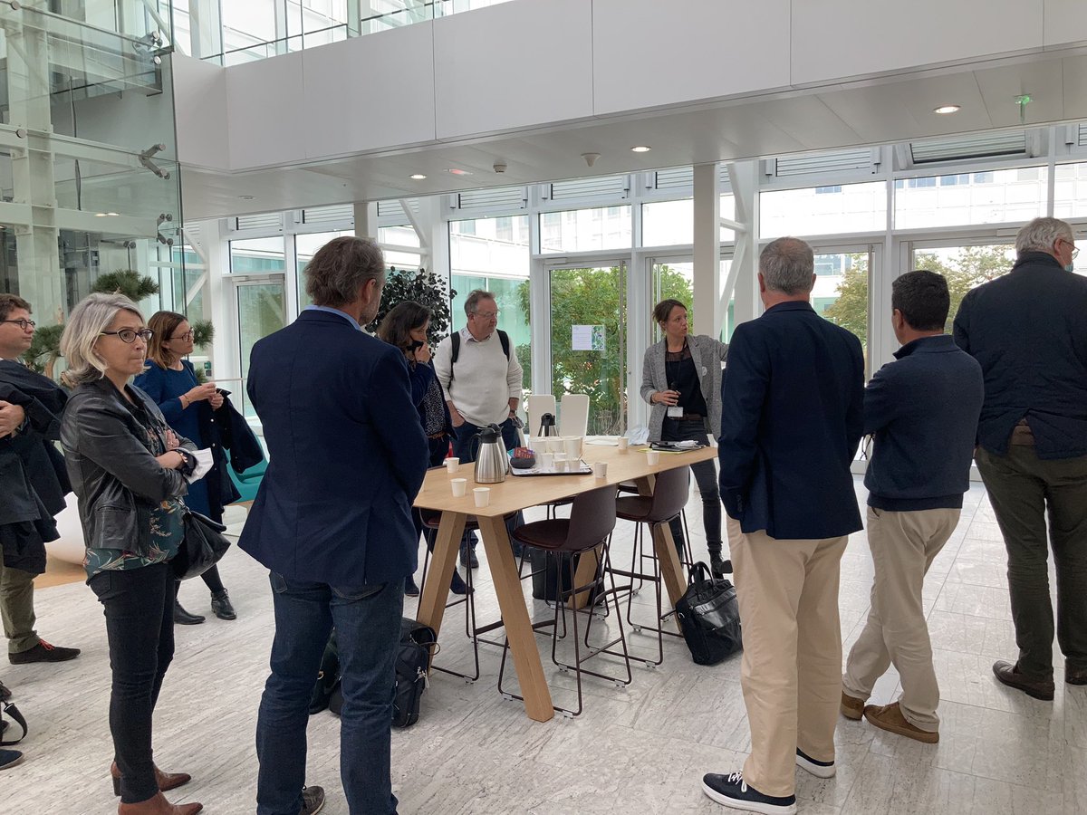 Les éditions des UER 2021, c’est parti ! @DirigeantsResp 
L particularité : Pluri sites à l’échelle du Collectif DRO
Ici c’est le campus Crédit Agricole by CA avec un sympathique accueil café suivi de la visite du nouvel ensemble <a href="/fournier_lionel/">Lionel Fournier</a> <a href="/nicolegourmelon/">Nicole Gourmelon</a> <a href="/FrGuerin44/">François Guérin</a>