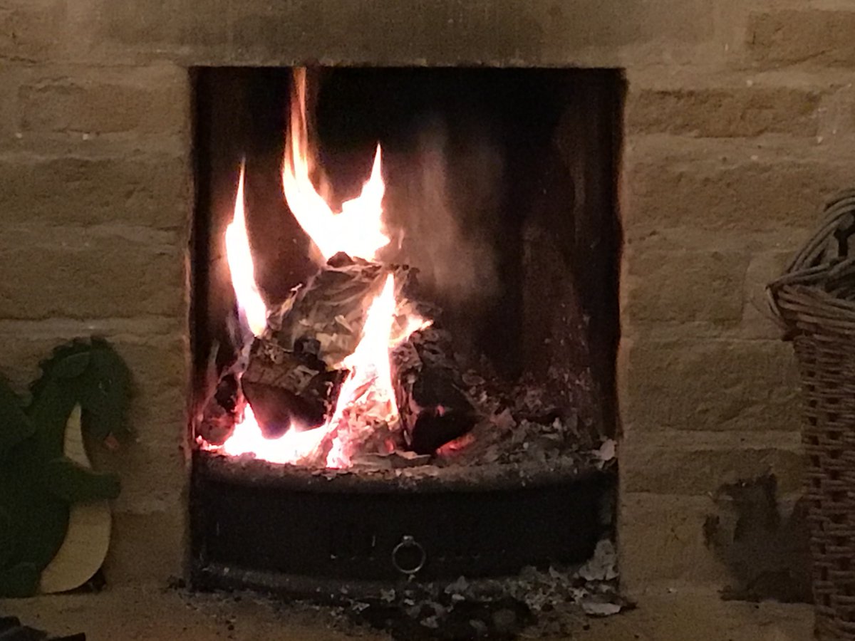 In case you were wondering, there is *no* open mic this evening. It would've clashed with a bigger event.
💫 Please join us again on SUNDAY 21 NOVEMBER

<a href="/DraconicsExpert/">Chloe Green</a>