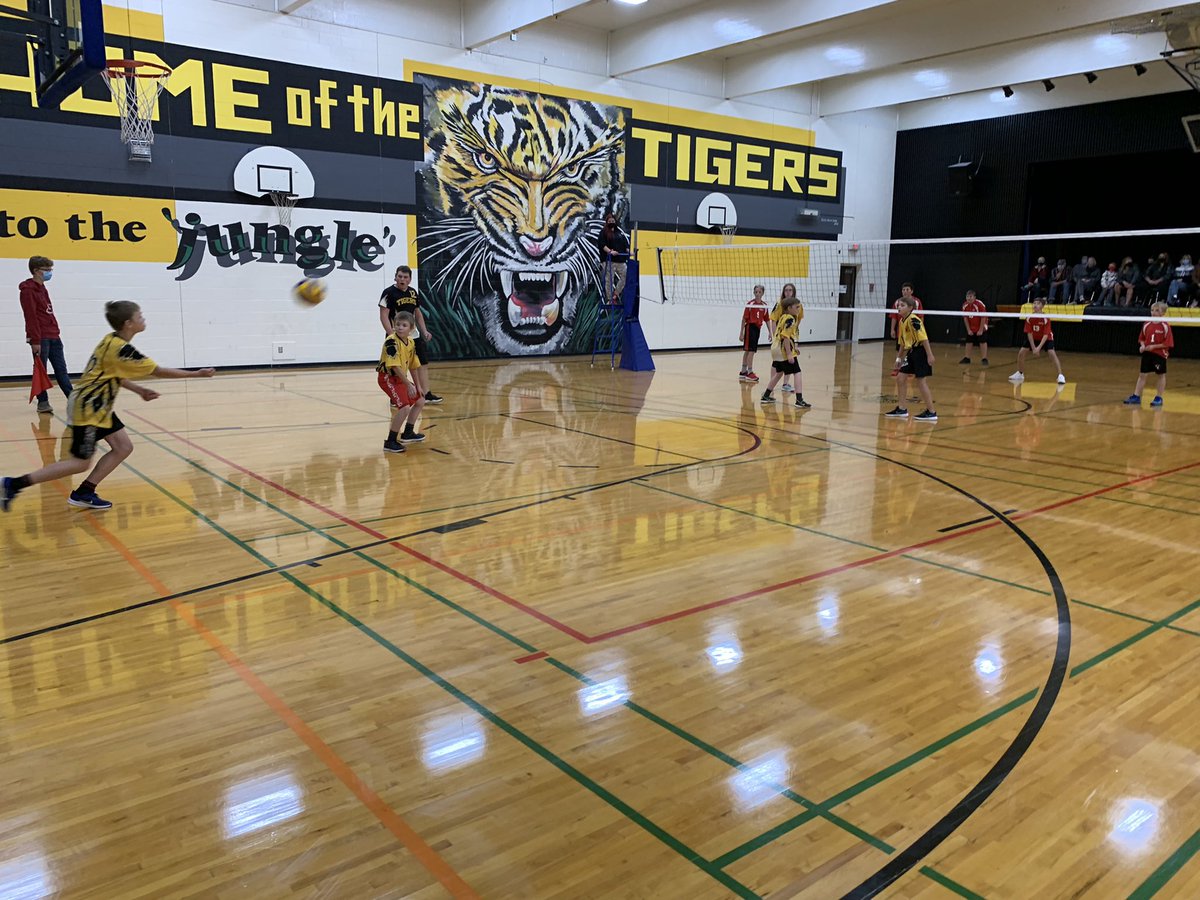 thuekim's tweet photo. Had a blast Wednesday night hosting Ogema and @AvonleaSchool in some Bantam Volleyball action! https://t.co/rFGxq3ZOqX