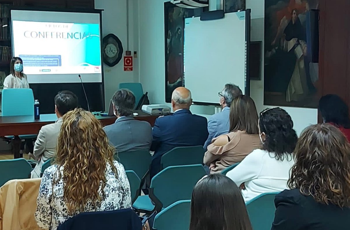 DavidERibes's tweet photo. Ayer aclaramos muchas dudas en la interesante Conferencia-Coloquio “Un Vaso de Agua del Grifo, Por Favor” organizada en #Orihuela por @InfoHIDRAQUA y @UA_Universidad …y concluimos con 4 SENCILLAS RAZONES PARA BEBER AGUA DEL GRIFO...
#YoBeboAguaDelGrifo
#AguaDeConfianza https://t.co/JgUmd0v5ds