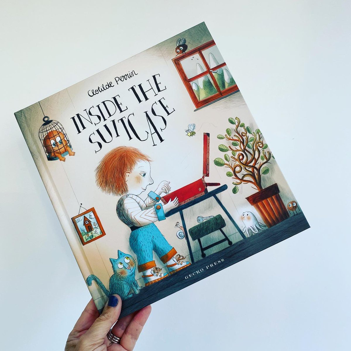 bookgiftblogger's tweet photo. This part puzzle, part fairytale is crammed with weird & wonderful details as it follows a young boy packing his suitcase for his next adventure #insidethesuitcase by #clotildeperrin allows the reader to literally dive into the pages to reveal a new twist in the story https://t.co/VupD074PHE