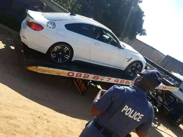 MathebulaFatsow's tweet photo. @KingMonada Kamswana ba lata benz 😤 https://t.co/EoURoIQwyc