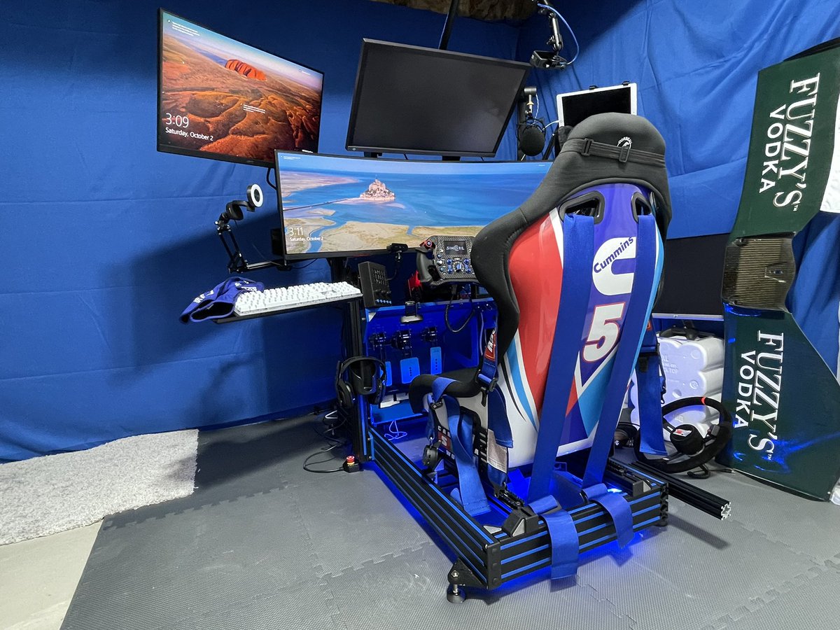 TNTLeagueRacing's tweet photo. @IMSMuseum I wonder what it could be? https://t.co/85VsJguEMg