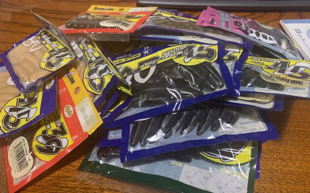 hysteric_yasu's tweet photo. もう
本山さんが亡くなって
丸三年なんですね。
#allrangeworm
#ar45
#ar39
#arq
#ar39square
#spin
#桧原湖
#本山塾
#鳥吉
#本山博之 https://t.co/I6Ky66OHBY