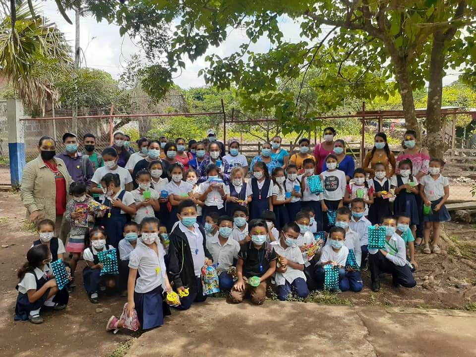 Con la participación de niñas y niños, se realizó festival de Lectura en el núcleo educativo rural con la participación de 5 escuelas en Estelí.
#UnidadParaLaProsperidad
#TodosJuntosVamosAdelante
#TE21
@militante_sand
@JDOS2021
@OsvaldoMtnez90
@KFDG_25 
@TE2021 
@HSandinista