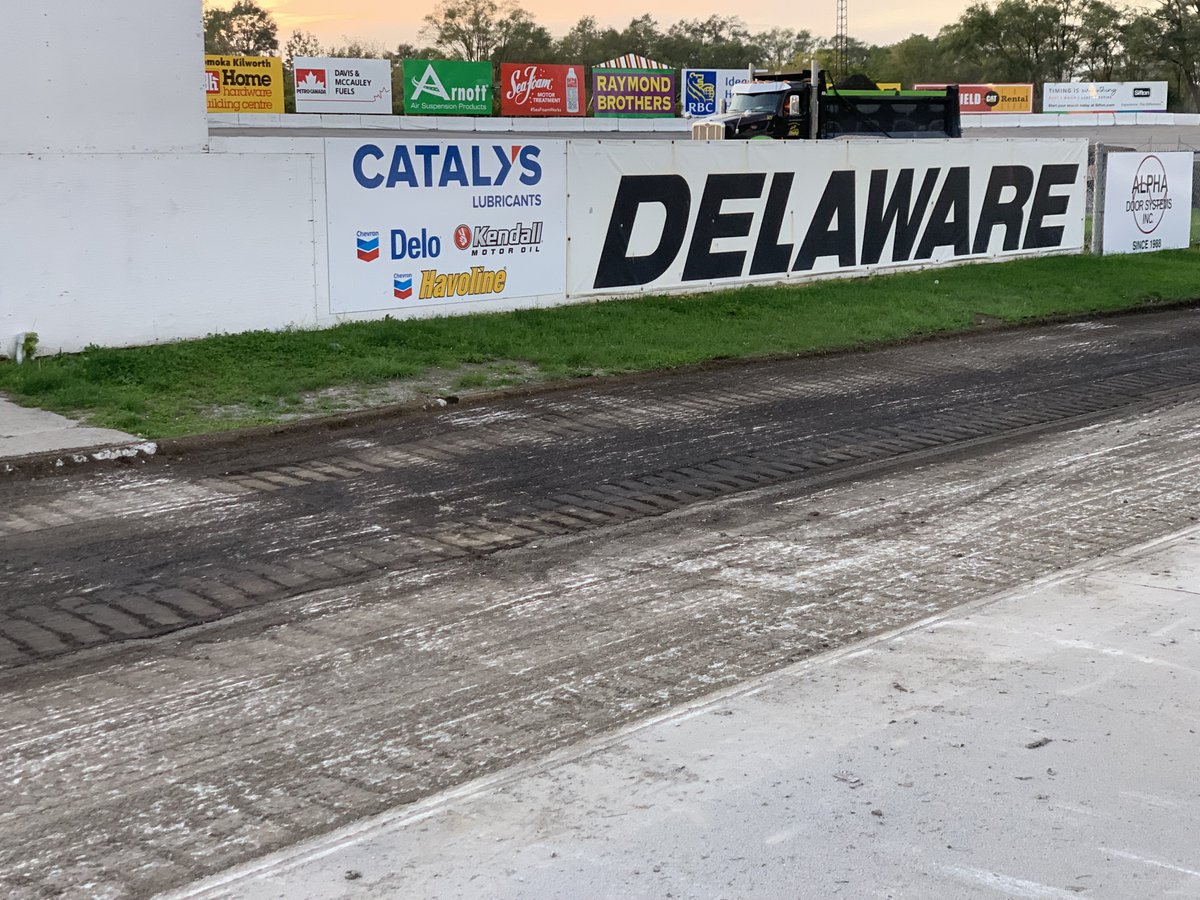 DelawareSpdway's tweet photo. 🚧🦺 We have another construction update!

The @JAARExc and @AAROCAgg teams worked hard yesterday and have the track looking great! The portion of the track that will be resurfaced has been milled and additional surface prep has started in the corners. https://t.co/Hc9DljDwIu