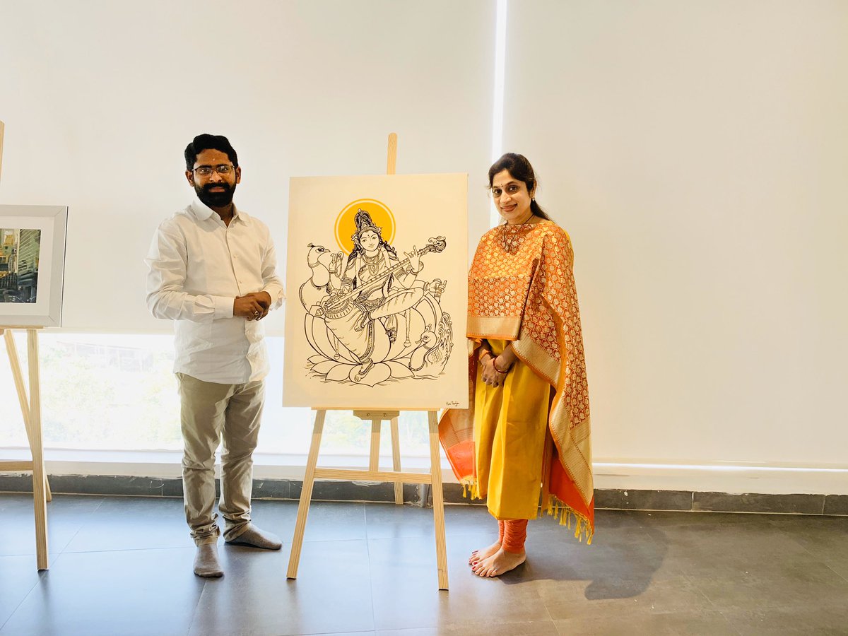 Hari_Thadoju's tweet photo. @maganti_roopa Garu Founder of Greentatwa Agri Tech & a Politician has visited the #StroCurve #art #foundation office today..
It is a great pleasure to meet and spend time with such a down-to-earth person https://t.co/9fVF5aGGpU