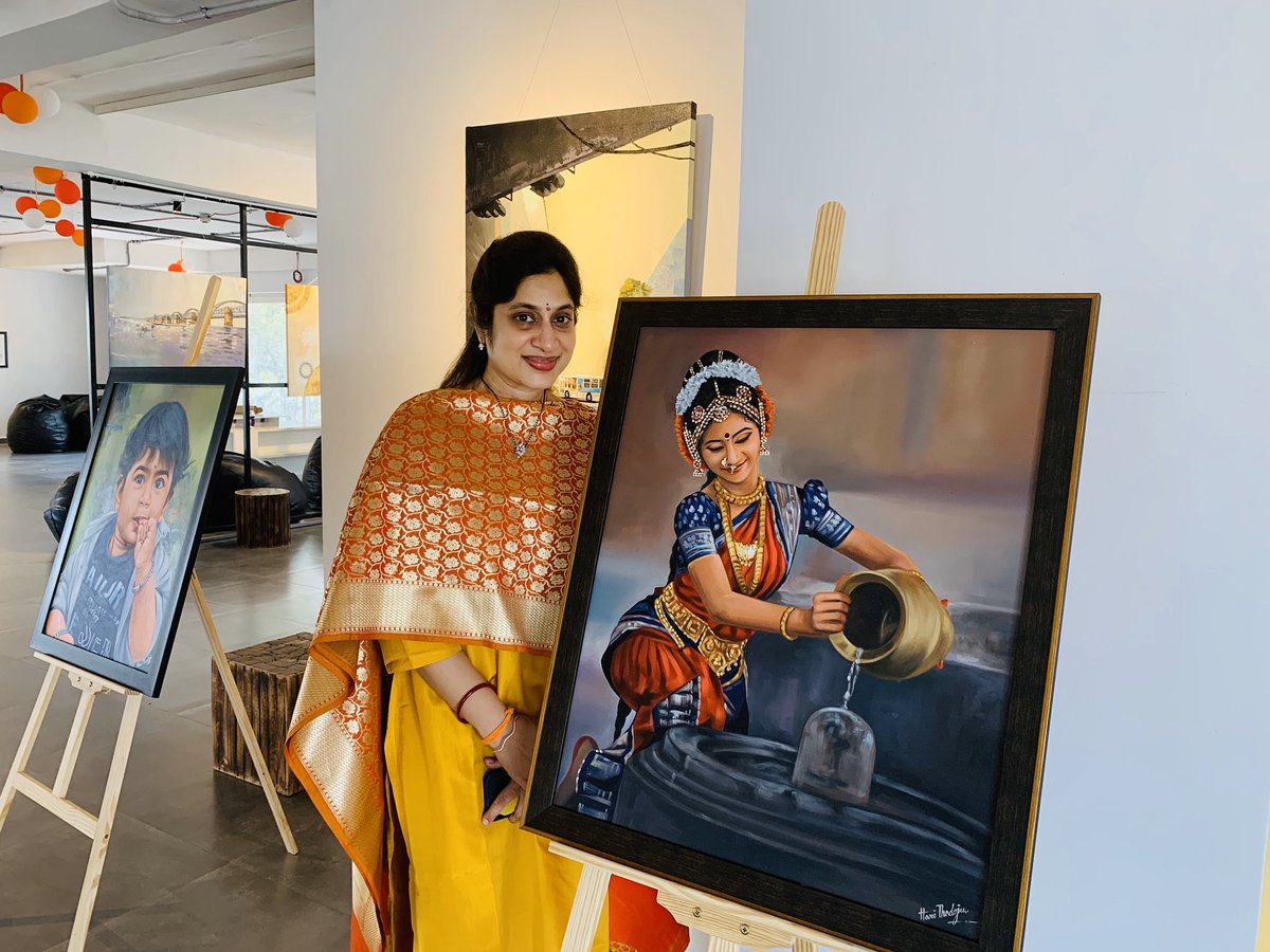 Hari_Thadoju's tweet photo. @maganti_roopa Garu Founder of Greentatwa Agri Tech & a Politician has visited the #StroCurve #art #foundation office today..
It is a great pleasure to meet and spend time with such a down-to-earth person https://t.co/9fVF5aGGpU