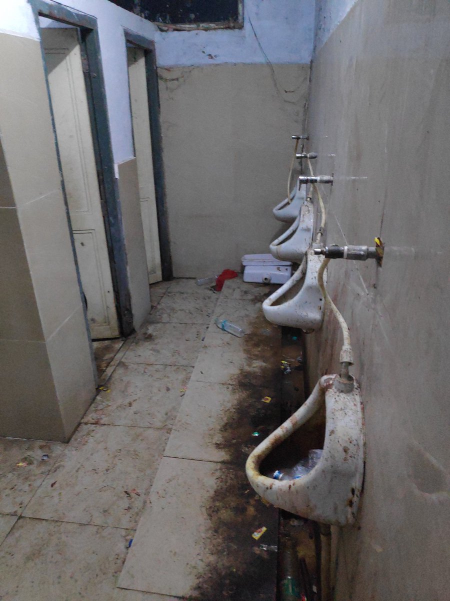 PadmkantU's tweet photo. @RailMinIndia @AshwiniVaishnaw This is the condition of washroom at Basti Railway Station, Uttar Pradesh. There is no cleanliness in the male washroom. Please look into the matter.
@narendramodi @myogiadityanath @AmitShah @JPNadda @INCIndia @BJP4UP @RailwaySeva https://t.co/h2TcQtpJc3