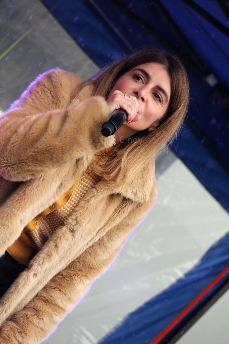 JulieZbyDE's tweet photo. #Lesamis Vous voulez  (re)voir quelques photos de notre belle @juliezenattioff qui était en showcase et dédicaces le 20 Octobre au #Leclerc de #Gueret !  Rendez-vous à ce lien ☺ -> https://t.co/RGqQ8lqZSY

#JulieZenatti #photooftheday 📷🎤 https://t.co/sye42V1dBX