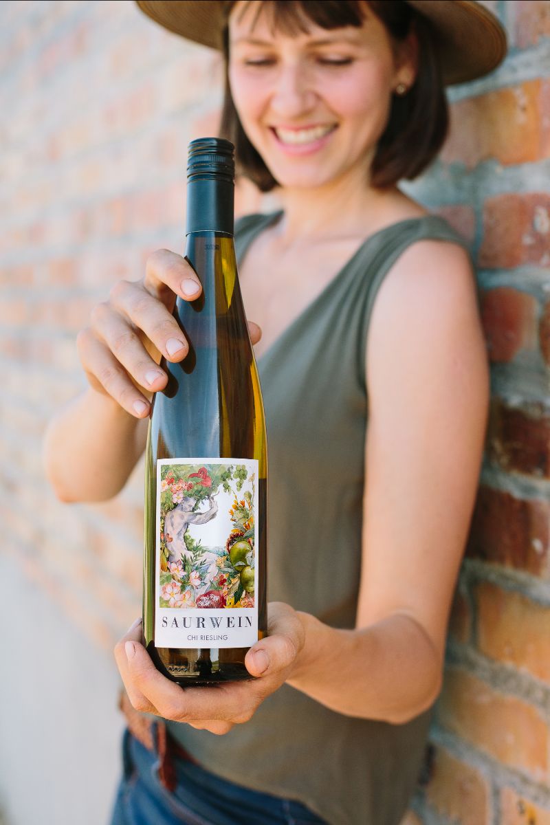 Winemaker <a href="/JessicaSaurwein/">Jessica Saurwein</a> has recently released the much-anticipated Chi Riesling 2021. This is most certainly on our summer sipping list! aspirelifestyle.co.za/chi-riesling-2…