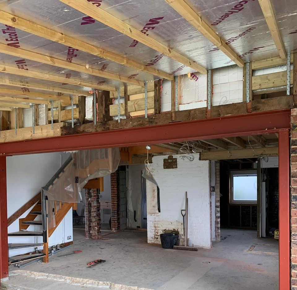 VernacularHomes's tweet photo. We are so pleased to see the The @IDSystems_UK 9m #slidingdoor set now installed at our #TunbridgeWells site. The cut through from the existing #Oast to the extension is also now complete and you can see the new #internalwalls that have started to go up. Check out the progress 👇 https://t.co/CRdwZ1l95h