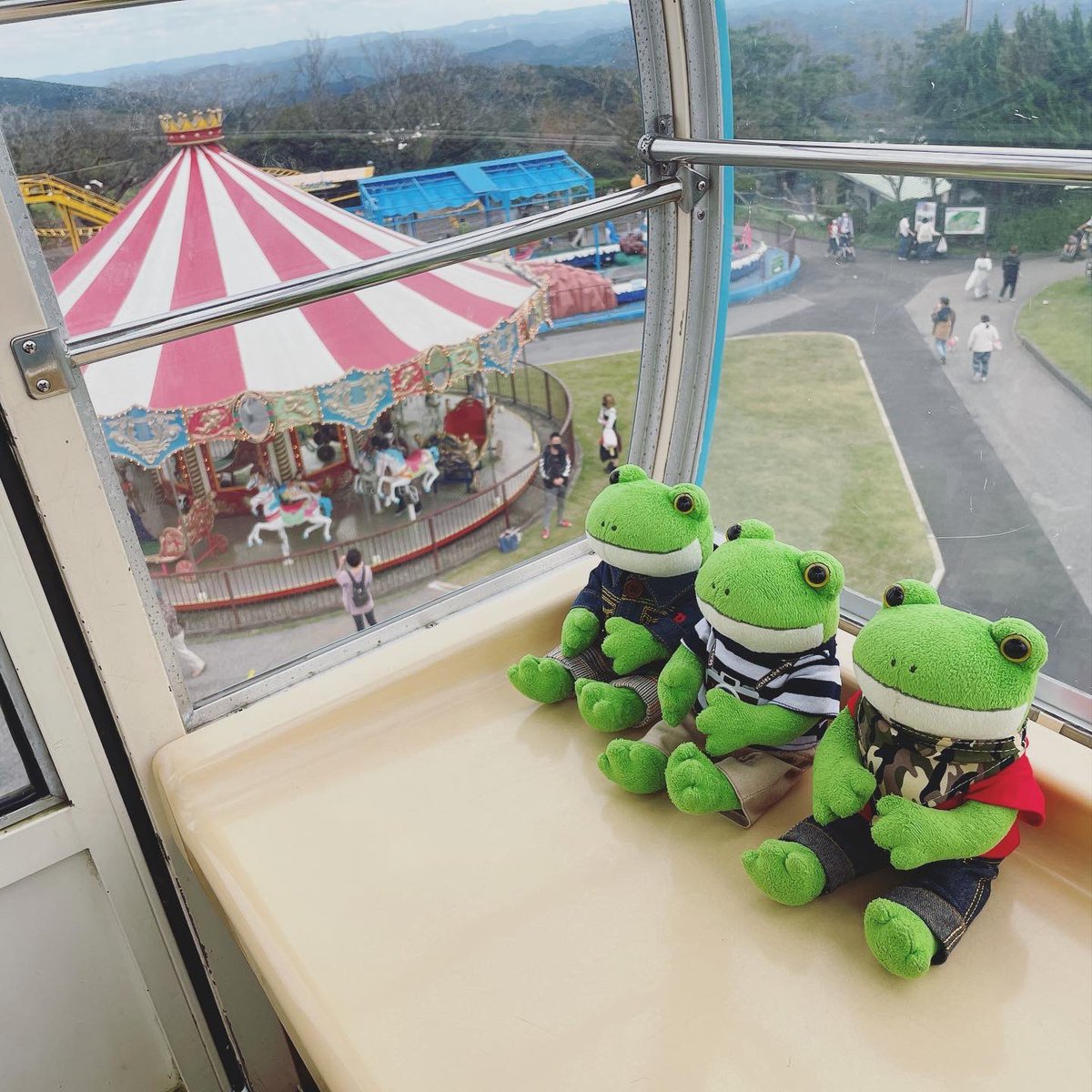 gichorabbit's tweet photo. @utuhomonogatari 🐸😊美味しいもの食べて、観覧車に🎡乗ったり楽しかったんだ〜🎶🍦 https://t.co/KHPVTTDYjd