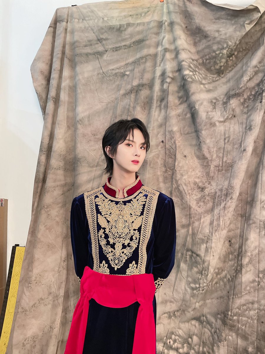 TheKingDom_GF's tweet photo. [IVAN👑]

이번 활동도 잘 부탁해 킹메이커~~!!😍

#KINGDOM #킹덤 #IVAN #아이반 https://t.co/MxH2lkPYyZ