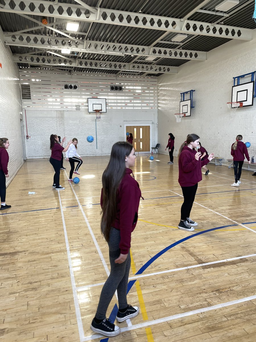 NLASC_FionaR's tweet photo. Thanks to Abby Tyrell from @SirensNetball for the first session of #SirensForSuccess to 1st year girls this morning at @MargaretsHigh! Looking forward to the next 5 weeks!
@NLActiveSchools @sportscotland @NetballScotland #NLActiveGirls https://t.co/8XRUX5jagh