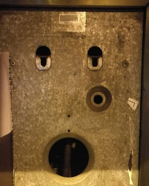 OscarEsquiviasG's tweet photo. Y he aquí cómo descubrí que las cabinas de teléfono tienen alma de cabaretera
https://t.co/VfNltYfgj0
#pareidolia #cabinatelefónica #cabinadeteléfono #cabaretera #LizaMinnelli
16/20 https://t.co/nLJmeyo12c