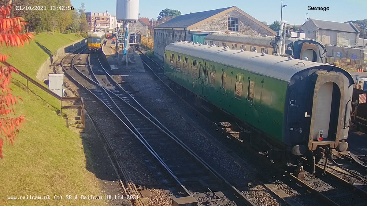 g5btb5g's tweet image. 2Z02 13:55 Swanage to River Frome Viaduct formed of a #class117 #DMU seen on @SwanRailway #SawitonRailcam's Swanage Cam.
@RealtimeTrains link: realtimetrains.co.uk/service/gb-pt:…

#RailFocusUK is at facebook.com/RailFocusWorld/
@railcamlive is at railcam.uk