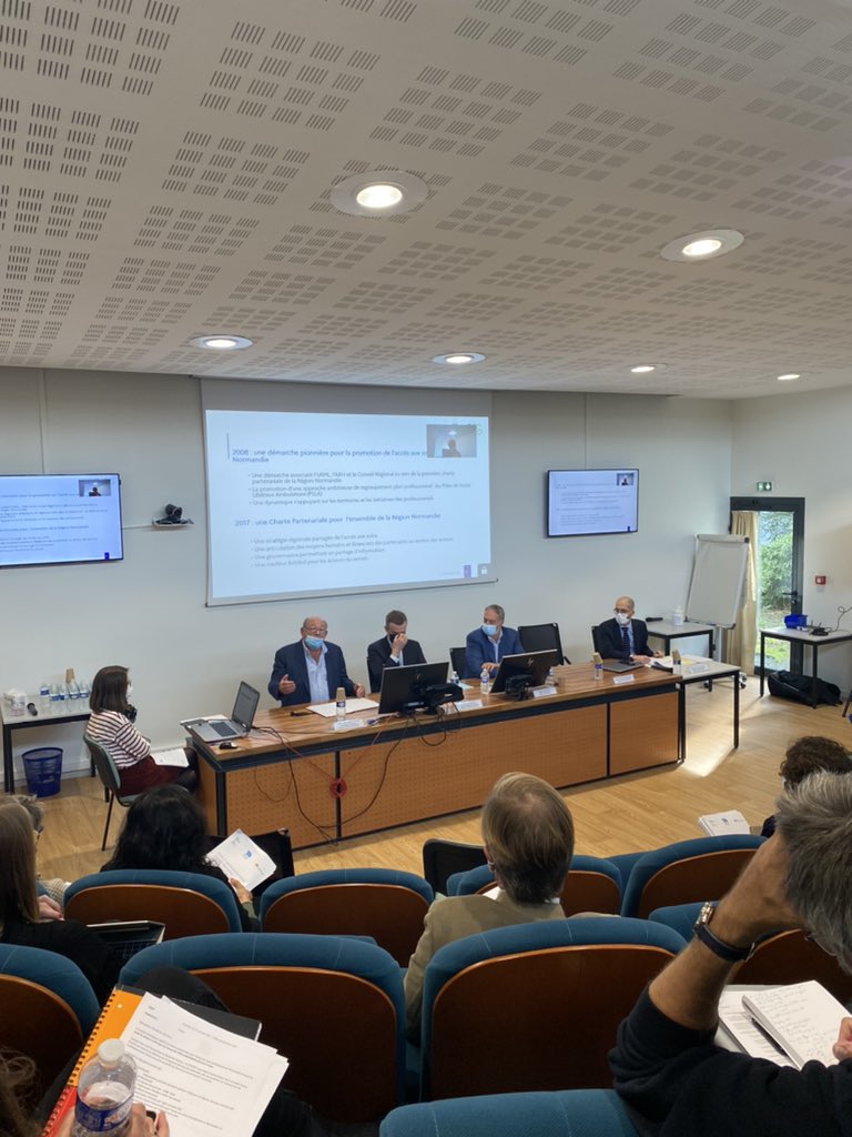 URMLNormandie's tweet photo. Le Dr. Leveneur, Président @URMLNormandie présent auprès de @Prefet76 @thomas_deroche @RegionNormandie @Assur_Maladie et l’ensemble des partenaires pour la nouvelle Charte d’accès aux soins ! #accesauxsoins #COSTRAT #objectif2026 https://t.co/3scVW8IpPk