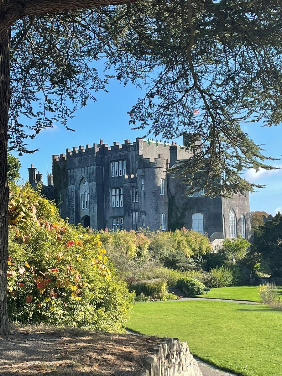 MrConnell2's tweet photo. Physics trip to Birr Castle, Leviathan telescope and the I-LOFAR finding out how we study the stars without visible light #WeLovePhysics https://t.co/EVUbxDVw1Y