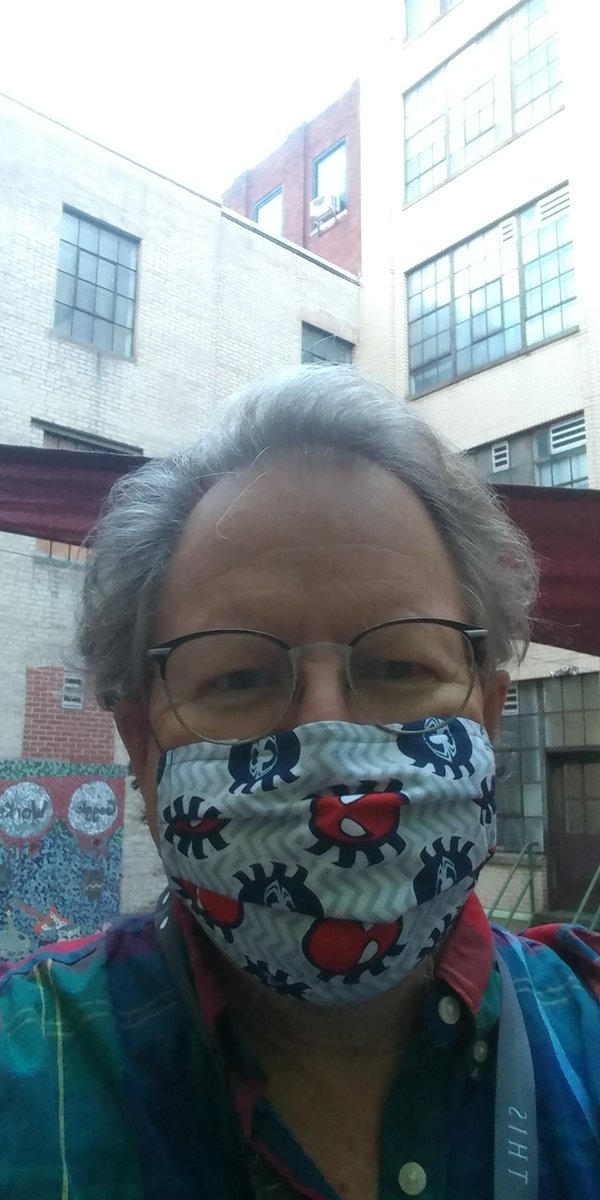 IllustratorJeff's tweet photo. Arrived at #Googleworks an hour early for the first day of #Illuxcon so found a outdoor space. Coffee and mambo music are helping bring life to the place. You should try it to or stop by and check it out...cool art and artists too. https://t.co/JOquWZ97K0