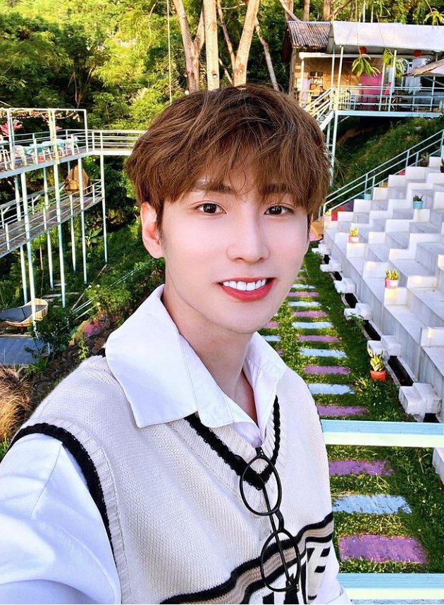 Just_2u's tweet photo. #IN2IT #ISAAC #ChineseHashtag
#A few days later it'll be 2IT day
#2IT is almost 4 years old keke
#But our cute UUs will be 4 years old too next month
#Telling you guys a secret
#I'm eating fish again today
#Even though I don't like fish but mum made it so have to eat haha https://t.co/xrT6W8jYq0