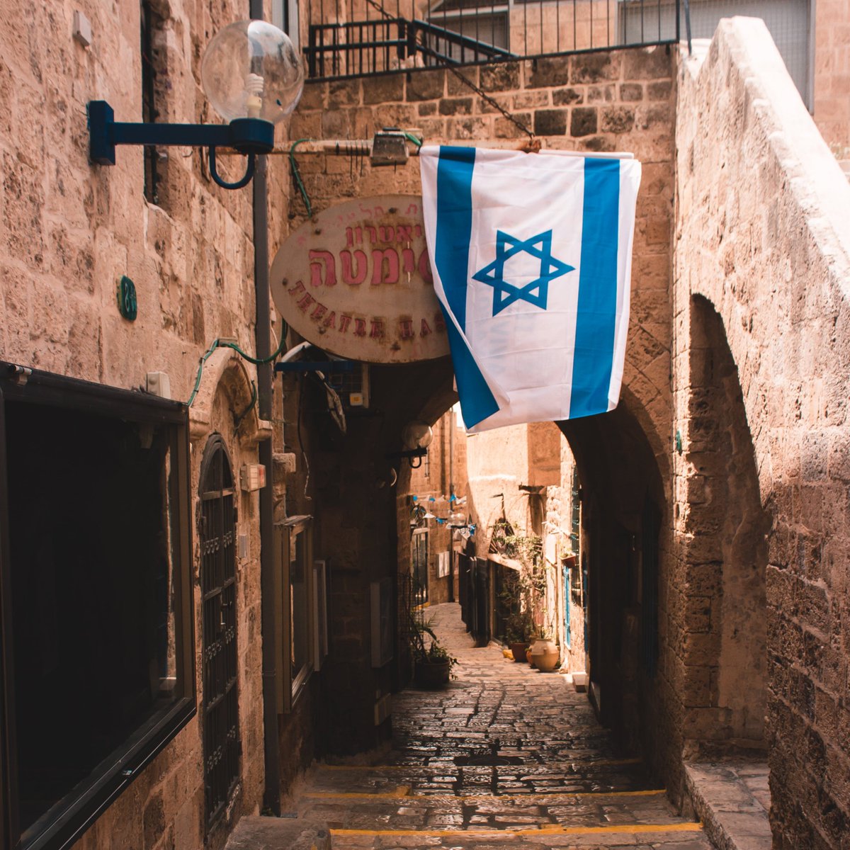 TurismocityBR's tweet photo. 📍Tel Aviv em Israel ao mesmo tempo que é uma cidade moderna, tecnológica e evoluída tem seus lugares que guardam muita história e cultura!
Quem não ama lugares assim que juntam o novo com a tradição? 🥺❤️
#Israel #ViagemIsrael #DicasdeViagens #BlogdeViagens #Viagens https://t.co/4FICRmnXVm