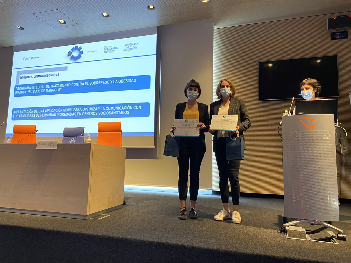 Las comunicaciones premiadas de esta jornada han sido expuestas por <a href="/IratxeSalcedo/">Iratxe</a> y Olatz Alonso. Enhorabuena a las dos y esperamos poder veros pronto en otro de nuestros eventos. Eskerrik asko! #AkebKonekta #AniversarioAkeb