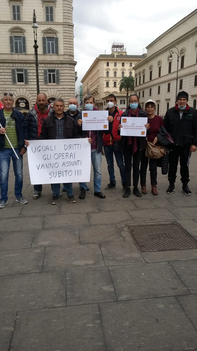 Coord_Precari's tweet photo. #MissioneCompiuta✅La delegazione @Coord_Precari @CREA_Ricerca è stata ricevuta da #MiquelaUgolini e #AndreaBattiston @Mipaaf_➡️@SPatuanelli e ministero appoggiano la norma x #assunzione #operaiagricoli➡️ma serve aiuto del #parlamento e della #politica @AlexMelicchio #sipuòfare https://t.co/5svF1OSlse