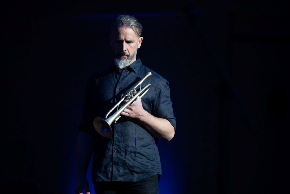 PerthJazzFest's tweet photo. "One of the hot tickets at the Perth International Jazz Festival is trumpet player Scott Tinkler, whose solo and duo shows will explore the acoustics at two of Perth’s iconic venues." Read more in @seesawmag 🎺
https://t.co/TgXcbEwLwE
#perthjazzfest @wamuseum https://t.co/pR9hbKpVKQ