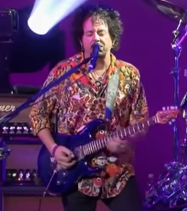 Happy Birthday 

Steve  Lukather                                                                              