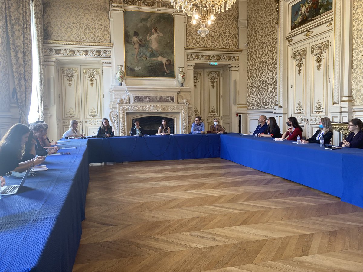 #RCyberARA conférence-débat #femmes &amp; #cybersecurite avec <a href="/4LDigital/">LDigital</a> <a href="/CEFCYS_Officiel/">CEFCYS</a> <a href="/ynovlyon/">Lyon Ynov Campus</a> 
#formation #recrutement #RH #JamaisSansElles